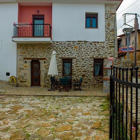 To Petrino Holidays House Metagkitsi Exterior foto